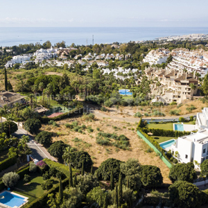 Las Lomas, Marbella. Window Cleaning Company, Window Cleaner.